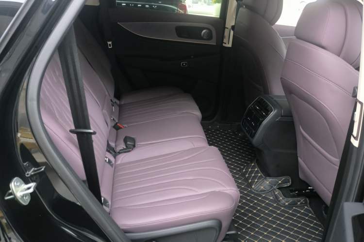 Used Chery Tiggo 9 C-DM 2025 1.5T 106KM Enjoy Edition 5 Seats Lithium Iron Phosphate Interior 3
