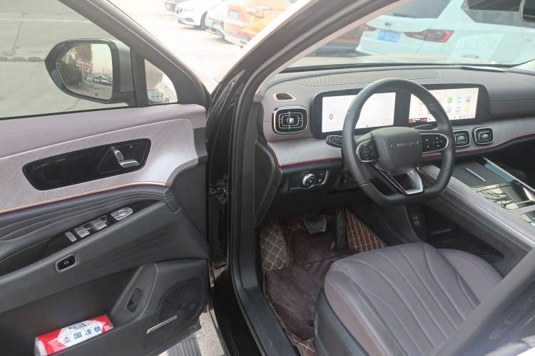 Used Chery Tiggo 9 C-DM 2025 1.5T 106KM Ultra-Enjoyment Version 5 Seats Lithium Iron Phosphate Interior 3