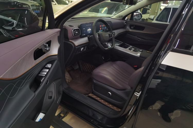 Used Chery Tiggo 9 C-DM 2025 1.5T 106KM Ultra-Enjoyment Version 5 Seats Lithium Iron Phosphate Interior 3