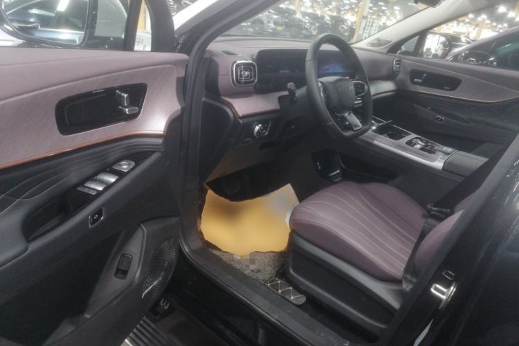 Used Chery Tiggo 9 C-DM 2025 1.5T 106KM Enjoy Edition 5 Seats Lithium Iron Phosphate Interior 3