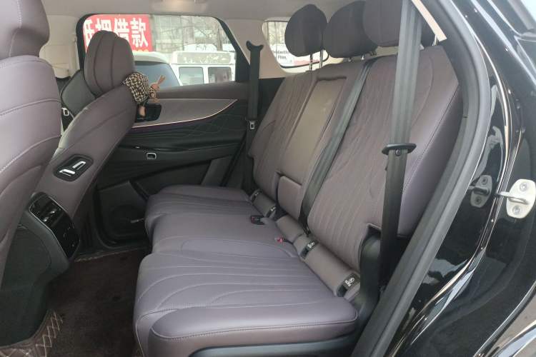 Used Chery Tiggo 9 C-DM 2025 1.5T 106KM Ultra-Enjoyment Version 5 Seats Lithium Iron Phosphate Interior 4