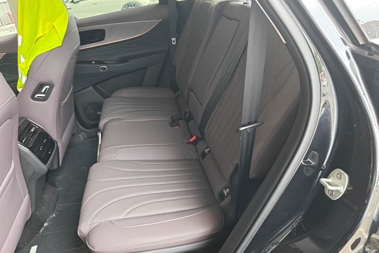 Used Chery Tiggo 9 C-DM 2025 1.5T 106KM Ultra-Enjoyment Version 5 Seats Lithium Iron Phosphate Left Rear Seat
