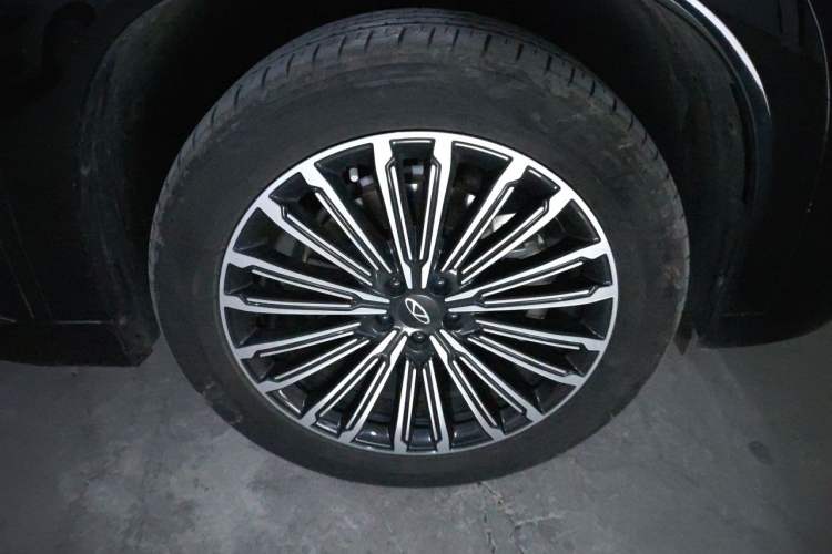 Used Chery Tiggo 9 C-DM 2025 1.5T 106KM Enjoy Edition 5 Seats Lithium-Ion Battery Right Front Wheel Hub