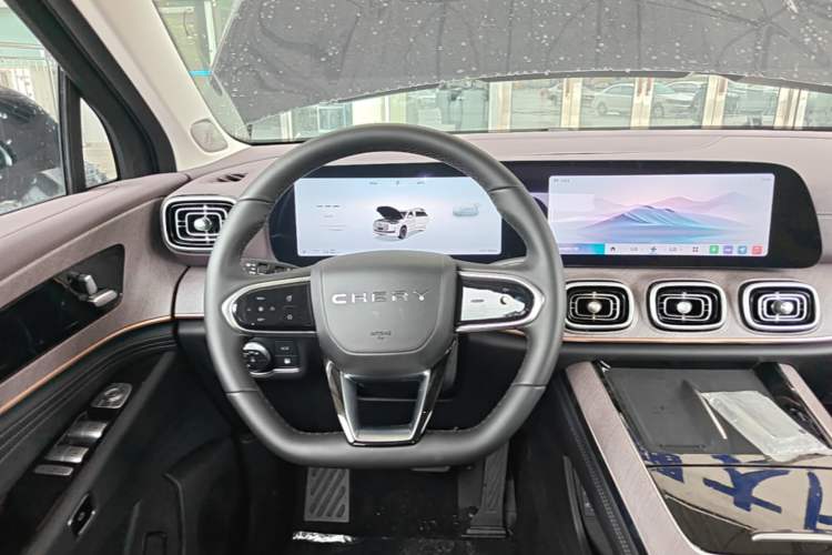 Used Chery Tiggo 9 C-DM 2025 1.5T 106KM Ultra-Enjoyment Version 5 Seats Lithium Iron Phosphate Steering Wheel