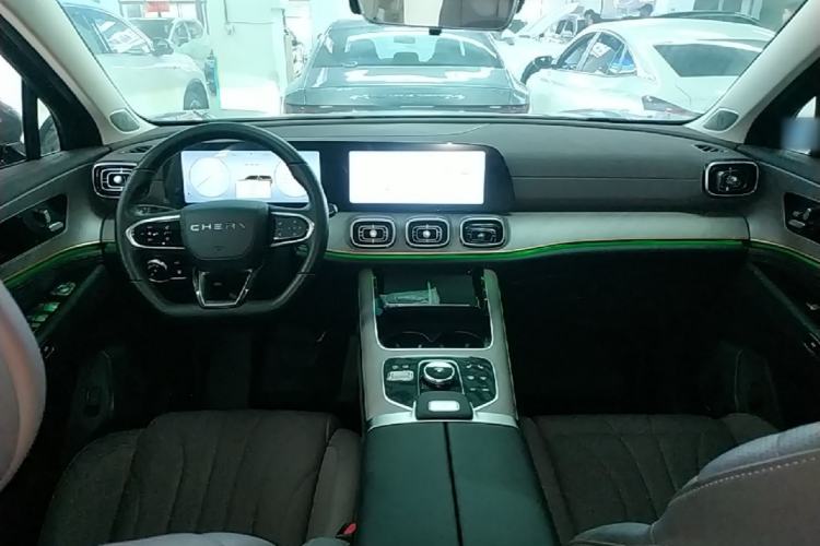 Used Chery Tiggo 9 C-DM 2025 1.5T 106KM Ultra-Comfort Edition 5 Seats Lithium-NMC Center Console