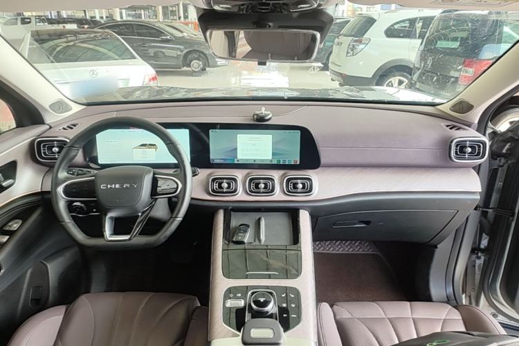 Used Chery Tiggo 9 C-DM 2025 1.5T 106KM Ultra-Comfort Edition 5 Seats Lithium-NMC Center Console
