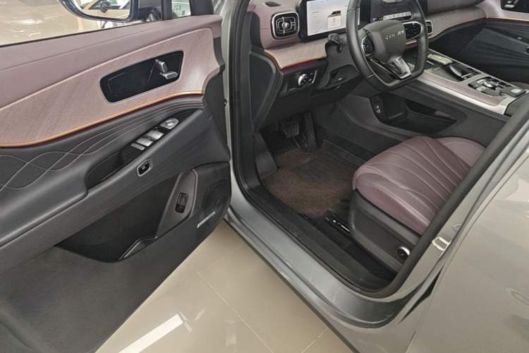 Used Chery Tiggo 9 C-DM 2025 1.5T 106KM Ultra-Comfort Edition 5 Seats Lithium-NMC Driver Seat