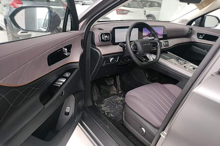 Used Chery Tiggo 9 C-DM 2025 1.5T 106KM Ultra-Comfort Edition 5 Seats Lithium-NMC Driver Seat