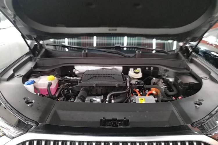 Used Chery Tiggo 9 C-DM 2025 1.5T 106KM Ultra-Enjoyment Version 5 Seats Lithium Iron Phosphate Engine Bay
