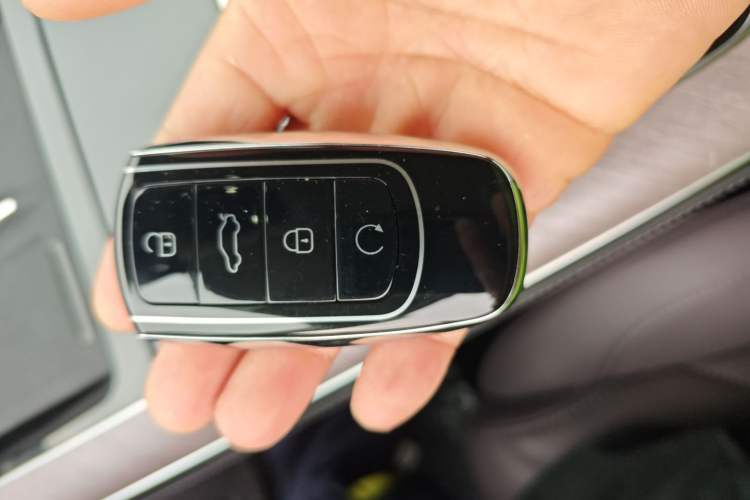 Used Chery Tiggo 9 C-DM 2025 1.5T 106KM Ultra-Comfort Edition 5 Seats Lithium-NMC Interior 1