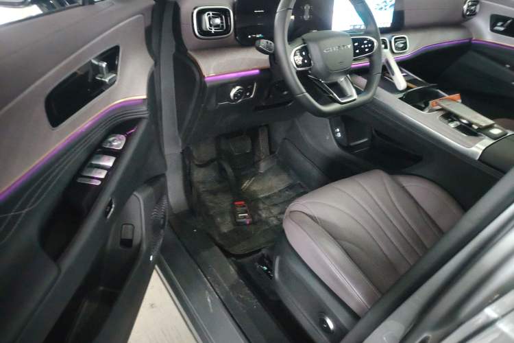Used Chery Tiggo 9 C-DM 2025 1.5T 106KM Ultra-Comfort Edition 5 Seats Lithium-NMC Interior 3