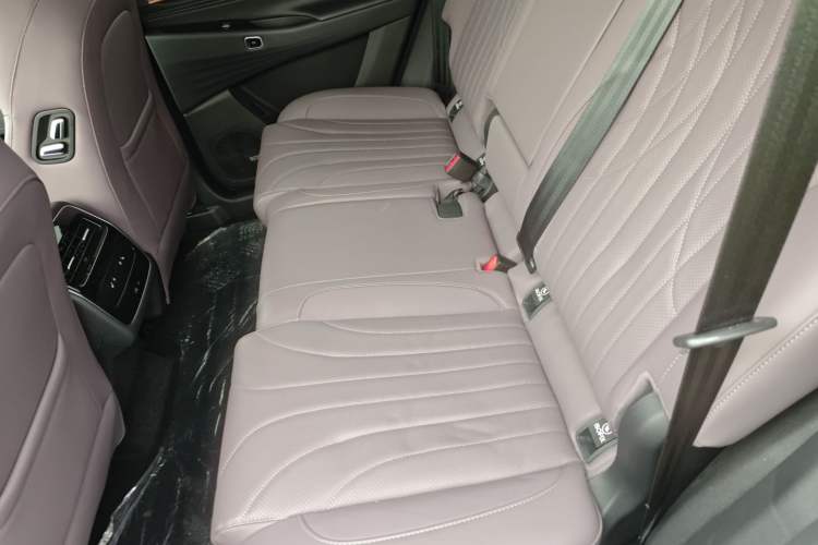 Used Chery Tiggo 9 C-DM 2025 1.5T 106KM Ultra-Comfort Edition 5 Seats Lithium-NMC Interior 4