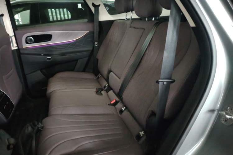 Used Chery Tiggo 9 C-DM 2025 1.5T 106KM Ultra-Comfort Edition 5 Seats Lithium-NMC Interior 4