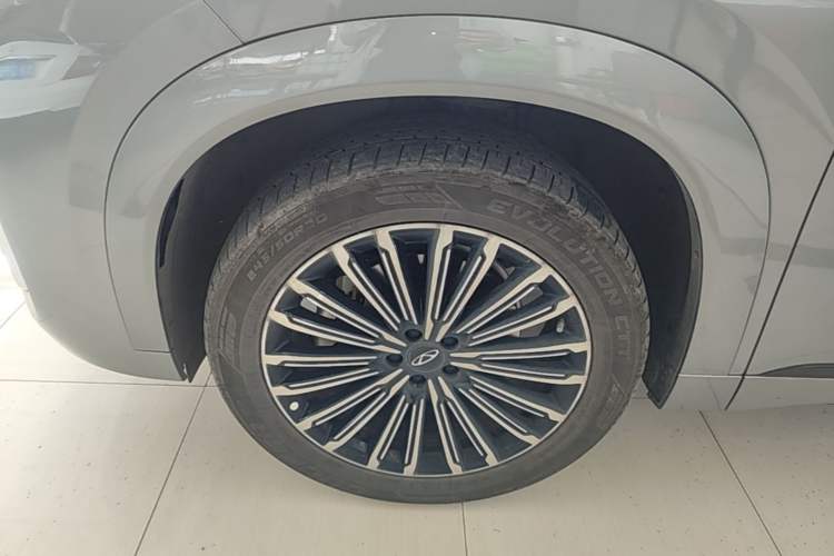 Used Chery Tiggo 9 C-DM 2025 1.5T 106KM Ultra-Comfort Edition 5 Seats Lithium-NMC Left Front Wheel Hub
