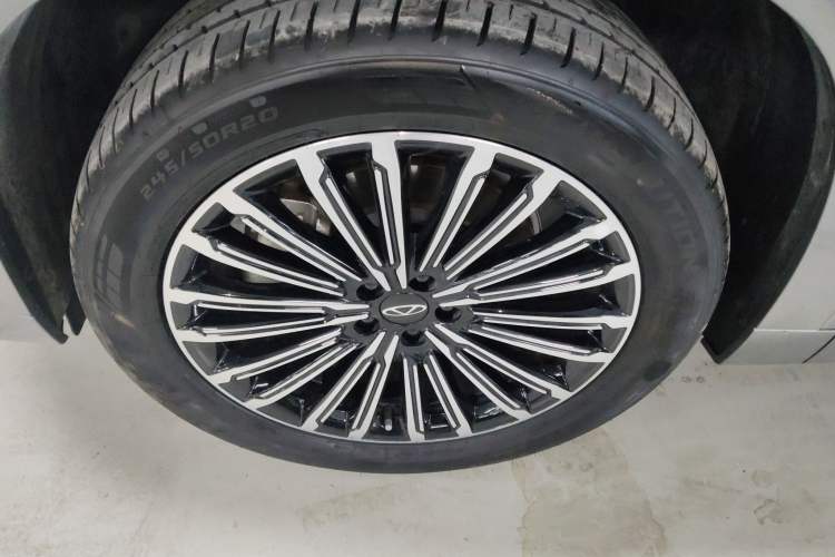 Used Chery Tiggo 9 C-DM 2025 1.5T 106KM Ultra-Comfort Edition 5 Seats Lithium-NMC Left Front Wheel Hub