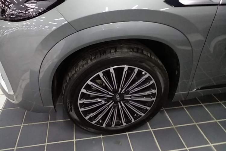 Used Chery Tiggo 9 C-DM 2025 1.5T 106KM Ultra-Comfort Edition 5 Seats Lithium-NMC Left Front Wheel Hub
