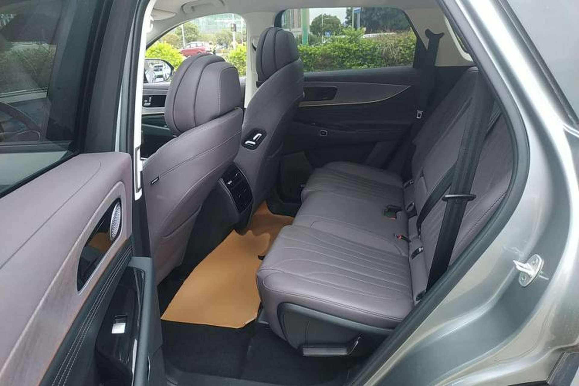 Used Chery Tiggo 9 C-DM 2025 1.5T 106KM Ultra-Comfort Edition 5 Seats Lithium-NMC Left Rear Seat