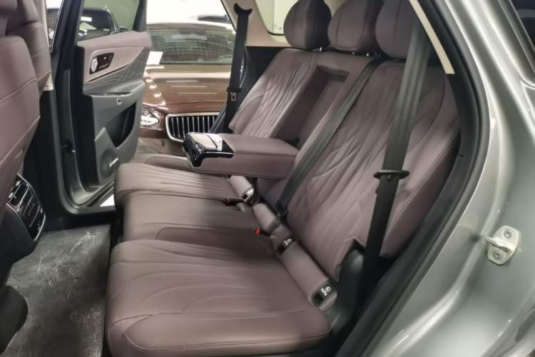 Used Chery Tiggo 9 C-DM 2025 1.5T 106KM Ultra-Enjoyment Version 5 Seats Lithium Iron Phosphate Left Rear Seat