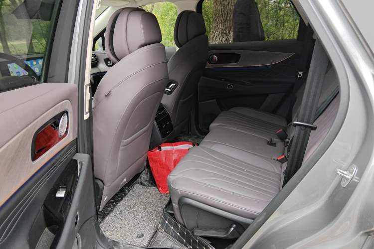 Used Chery Tiggo 9 C-DM 2025 1.5T 106KM Ultra-Comfort Edition 5 Seats Lithium-NMC Left Rear Seat