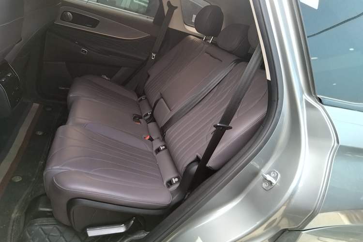 Used Chery Tiggo 9 C-DM 2025 1.5T 106KM Ultra-Comfort Edition 5 Seats Lithium-NMC Left Rear Seat