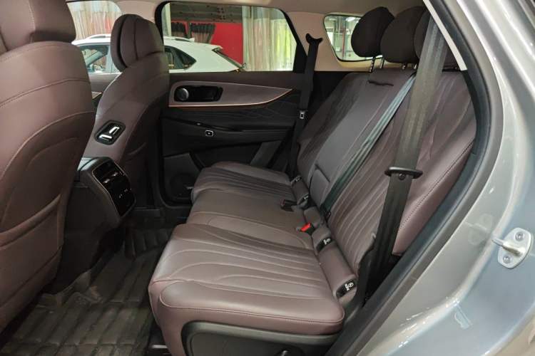 Used Chery Tiggo 9 C-DM 2025 1.5T 106KM Ultra-Enjoyment Version 5 Seats Lithium Iron Phosphate Left Rear Seat