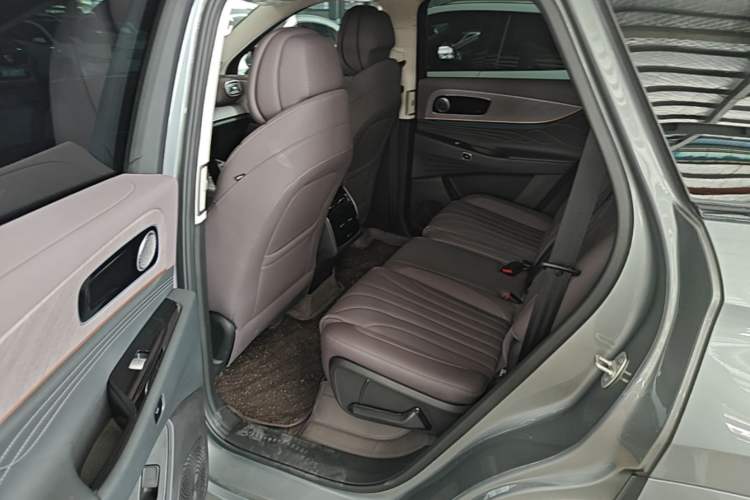 Used Chery Tiggo 9 C-DM 2025 1.5T 106KM Ultra-Comfort Version 7 Seats Lithium Iron Phosphate Left Rear Seat