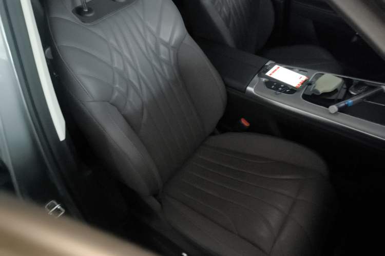Used Chery Tiggo 9 C-DM 2025 1.5T 106KM Ultra-Comfort Edition 5 Seats Lithium-NMC Right Front Seat