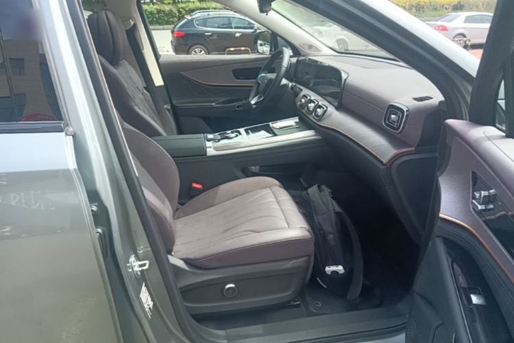 Used Chery Tiggo 9 C-DM 2025 1.5T 106KM Ultra-Comfort Edition 5 Seats Lithium-NMC Right Front Seat