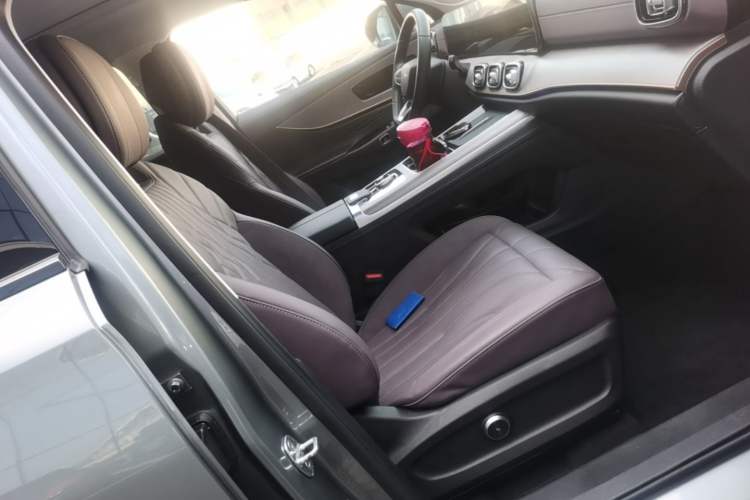 Used Chery Tiggo 9 C-DM 2025 1.5T 106KM Ultra-Comfort Edition 5 Seats Lithium-NMC Right Front Seat