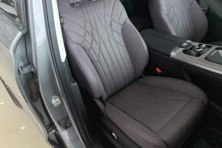 Used Chery Tiggo 9 C-DM 2025 1.5T 106KM Ultra-Comfort Edition 5 Seats Lithium-NMC Right Front Seat
