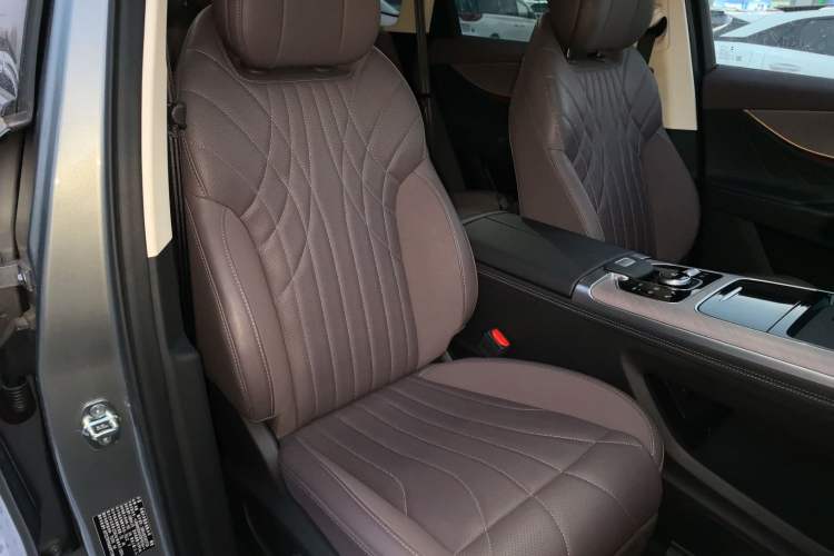 Used Chery Tiggo 9 C-DM 2025 1.5T 106KM Ultra-Comfort Edition 5 Seats Lithium-NMC Right Front Seat