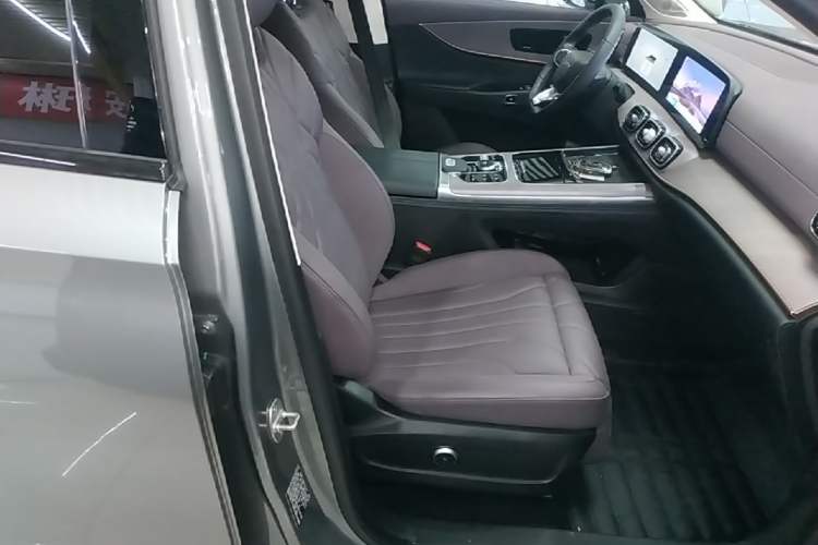 Used Chery Tiggo 9 C-DM 2025 1.5T 106KM Ultra-Enjoyment Version 5 Seats Lithium Iron Phosphate Right Front Seat