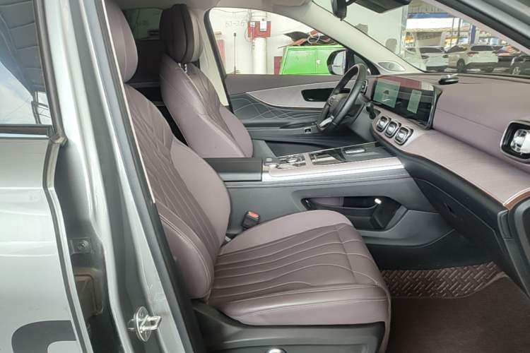 Used Chery Tiggo 9 C-DM 2025 1.5T 106KM Ultra-Comfort Edition 5 Seats Lithium-NMC Right Front Seat