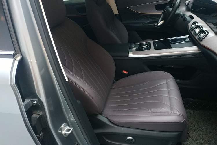 Used Chery Tiggo 9 C-DM 2025 1.5T 106KM Ultra-Comfort Edition 5 Seats Lithium-NMC Right Front Seat
