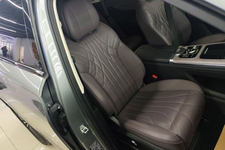 Used Chery Tiggo 9 C-DM 2025 1.5T 106KM Ultra-Comfort Edition 5 Seats Lithium-NMC Right Front Seat