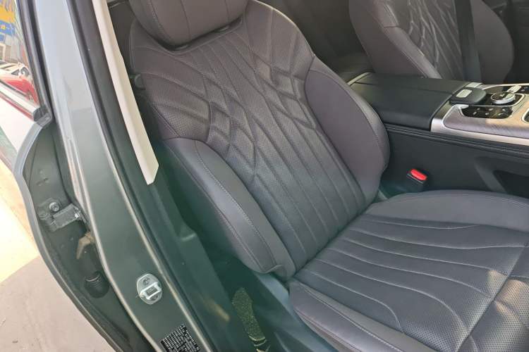Used Chery Tiggo 9 C-DM 2025 1.5T 106KM Ultra-Comfort Edition 5 Seats Lithium-NMC Right Front Seat