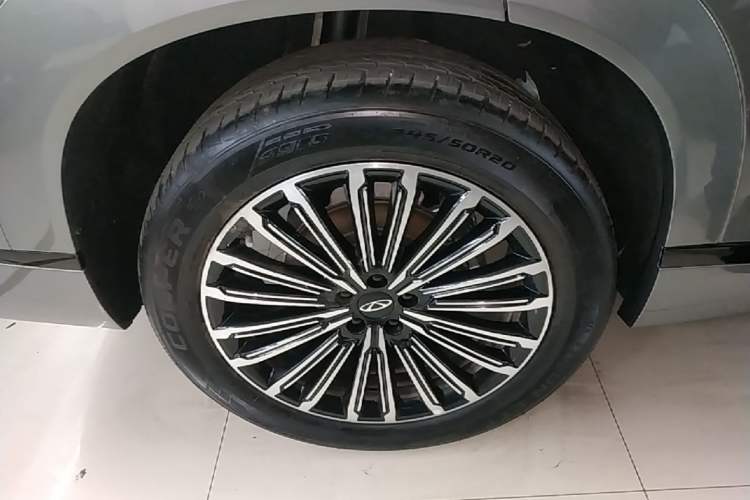 Used Chery Tiggo 9 C-DM 2025 1.5T 106KM Ultra-Comfort Edition 5 Seats Lithium-NMC Right Rear Wheel Hub