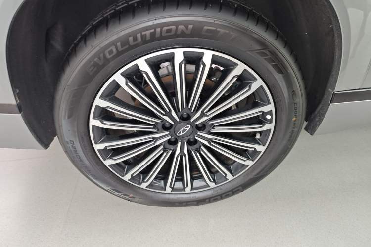 Used Chery Tiggo 9 C-DM 2025 1.5T 106KM Enjoy Edition 5 Seats Lithium Iron Phosphate Right Rear Wheel Hub
