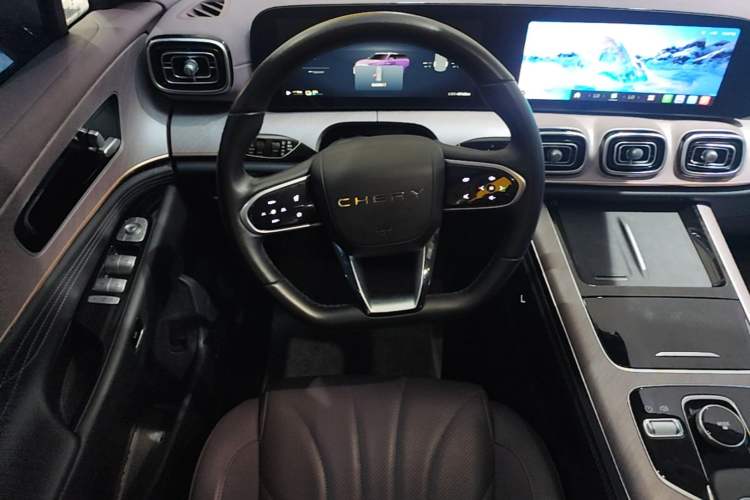 Used Chery Tiggo 9 C-DM 2025 1.5T 106KM Ultra-Comfort Edition 5 Seats Lithium-NMC Steering Wheel