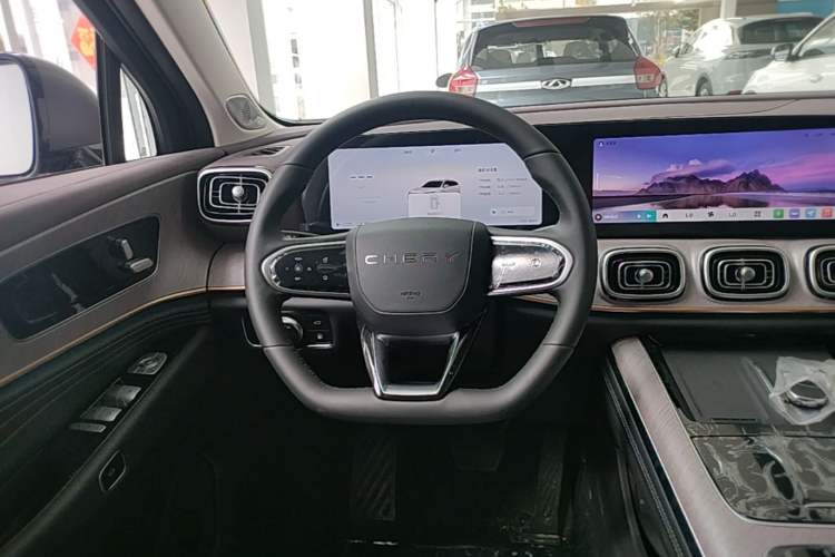 Used Chery Tiggo 9 C-DM 2025 1.5T 106KM Ultra-Comfort Edition 5 Seats Lithium-NMC Steering Wheel
