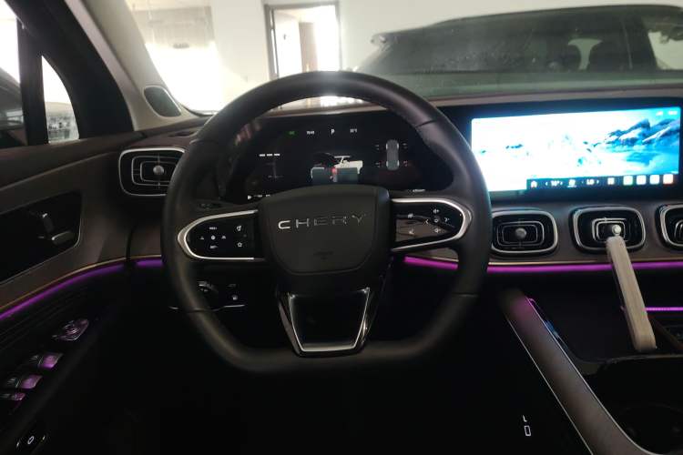 Used Chery Tiggo 9 C-DM 2025 1.5T 106KM Ultra-Comfort Edition 5 Seats Lithium-NMC Steering Wheel
