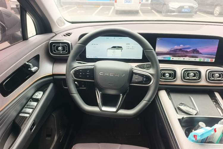 Used Chery Tiggo 9 C-DM 2025 1.5T 106KM Ultra-Comfort Edition 5 Seats Lithium-NMC Steering Wheel