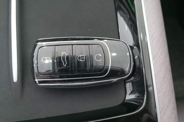 Used Chery Tiggo 9 C-DM 2025 1.5T 106KM Ultra-Comfort Edition 5 Seats Lithium-NMC Vehicle Key