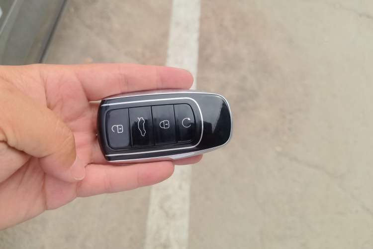 Used Chery Tiggo 9 C-DM 2025 1.5T 106KM Ultra-Comfort Edition 5 Seats Lithium-NMC Vehicle Key
