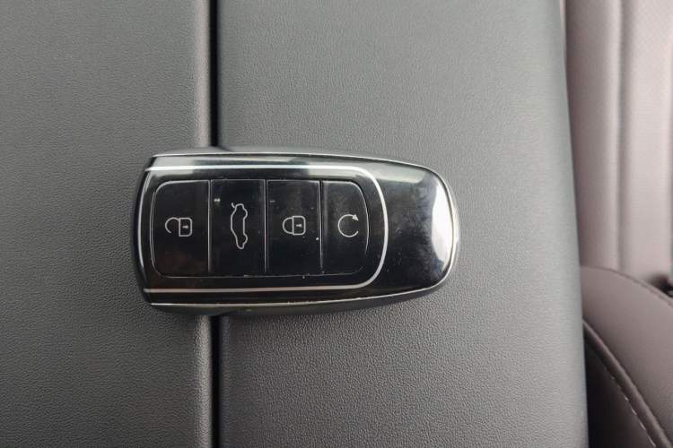 Used Chery Tiggo 9 C-DM 2025 1.5T 106KM Ultra-Comfort Edition 5 Seats Lithium-NMC Vehicle Key