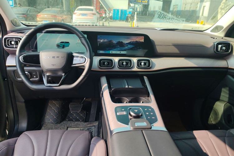 Used Chery Tiggo 9 C-DM 2025 1.5T 106KM Ultra-Comfort Edition 5 Seats Lithium-NMC Center Console