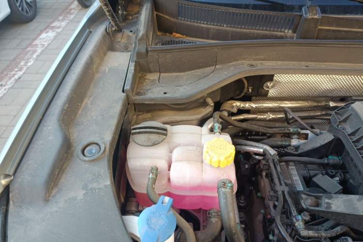 Used Chery Tiggo 9 C-DM 2025 1.5T 106KM Enjoy Edition 5 Seats Lithium-Ion Battery Engine Bay Right