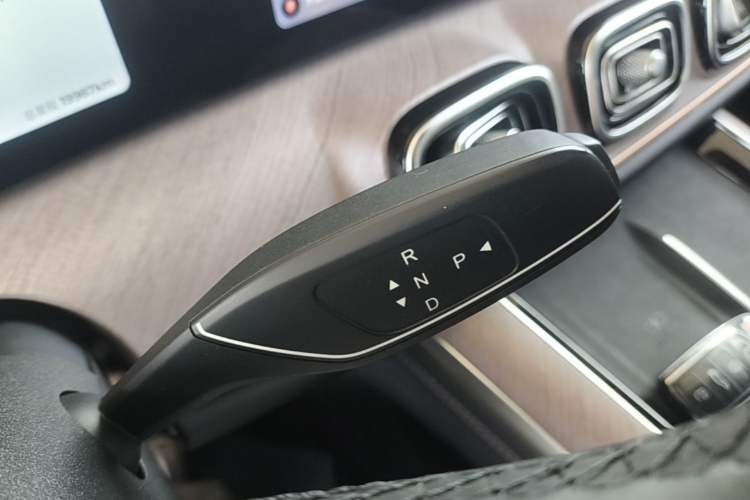 Used Chery Tiggo 9 C-DM 2025 1.5T 106KM Ultra-Comfort Edition 5 Seats Lithium-NMC Gear Lever