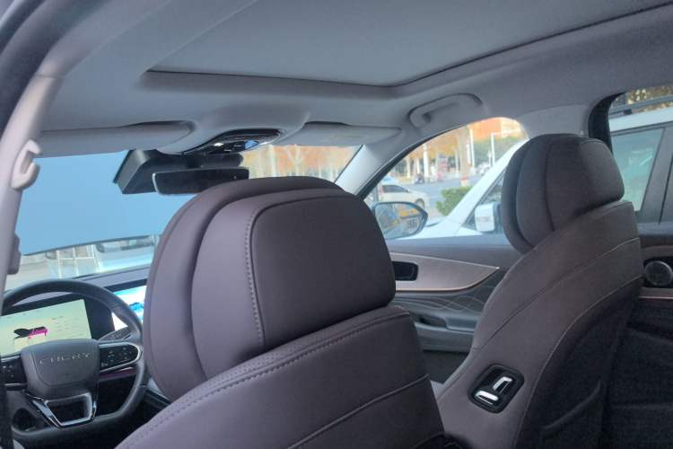 Used Chery Tiggo 9 C-DM 2025 1.5T 106KM Ultra-Comfort Edition 5 Seats Lithium-NMC Headliner