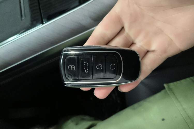 Used Chery Tiggo 9 C-DM 2025 1.5T 106KM Ultra-Comfort Edition 5 Seats Lithium-NMC Interior 1